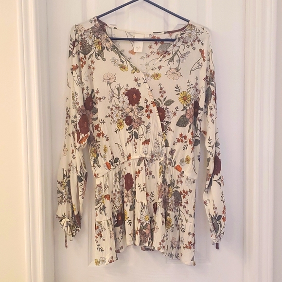 Bohemian Flowy Floral top - medium - Picture 4 of 9